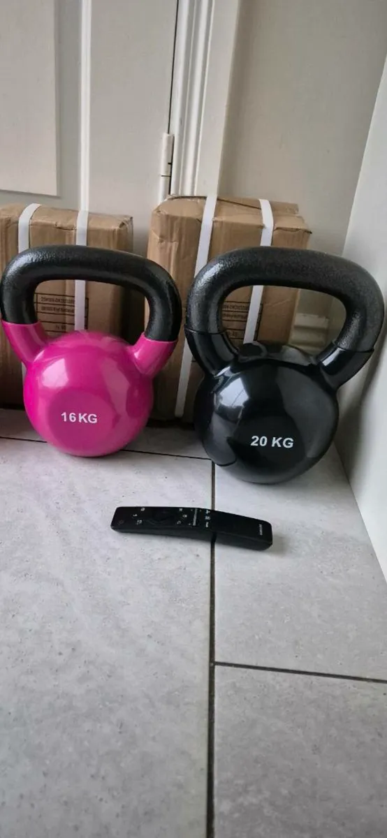 2xbrand new cast iron kettlebells - Image 1