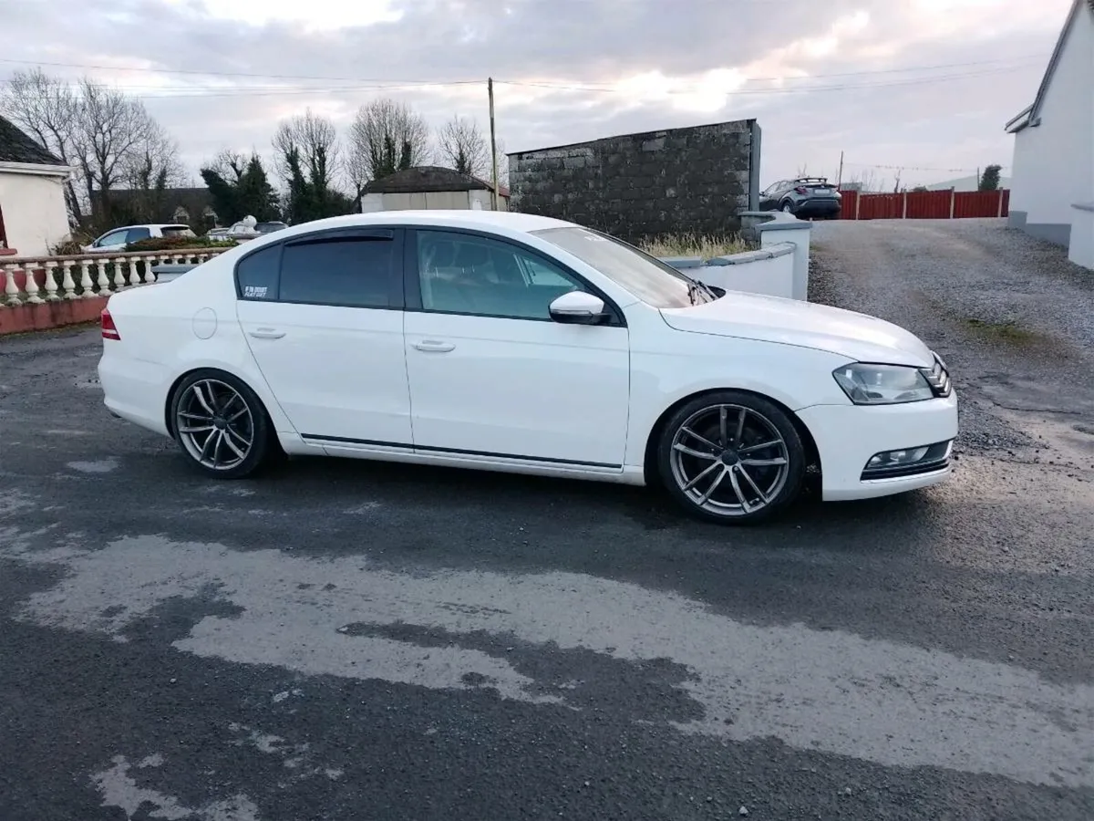 Vw Passat 2012 - Image 1