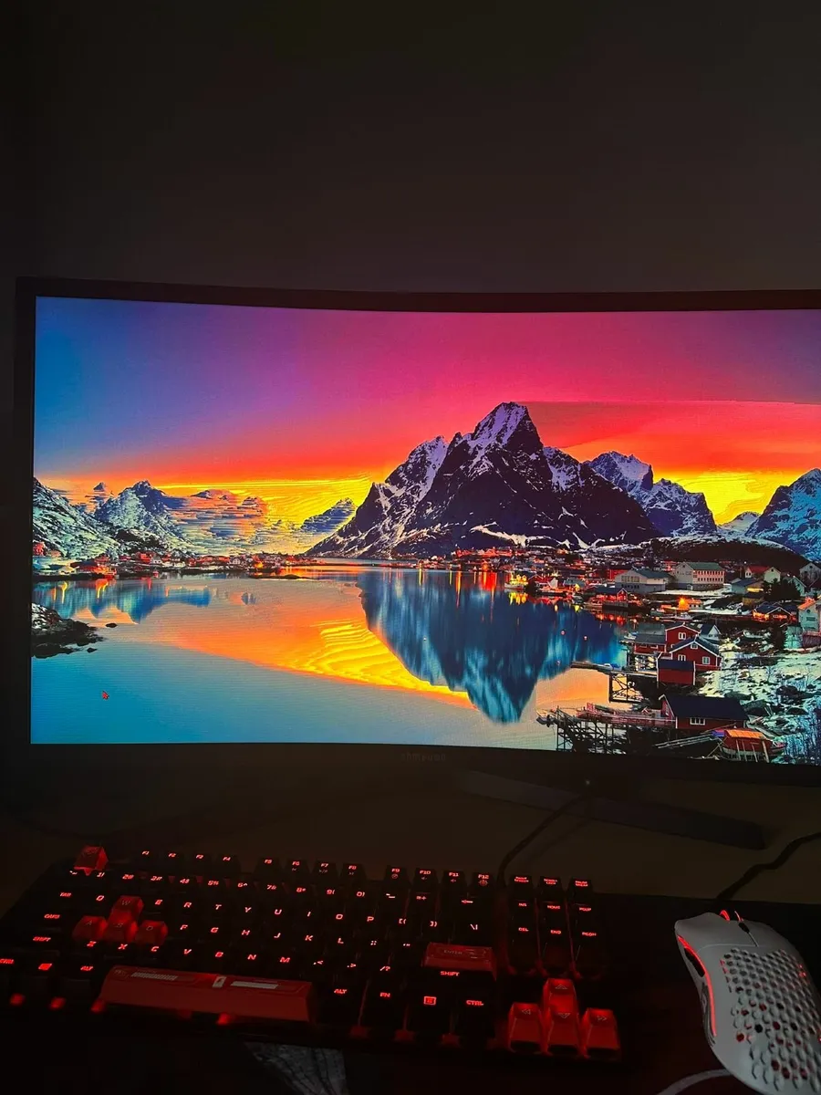 Samsung 27" WQHD 144Hz Curved Gaming Monitor - Image 3