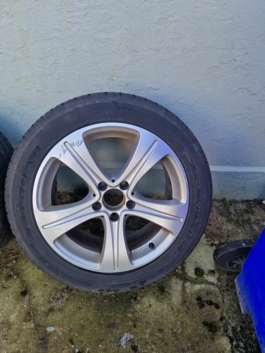 Mercedes Alloy rims with tyres - Image 4