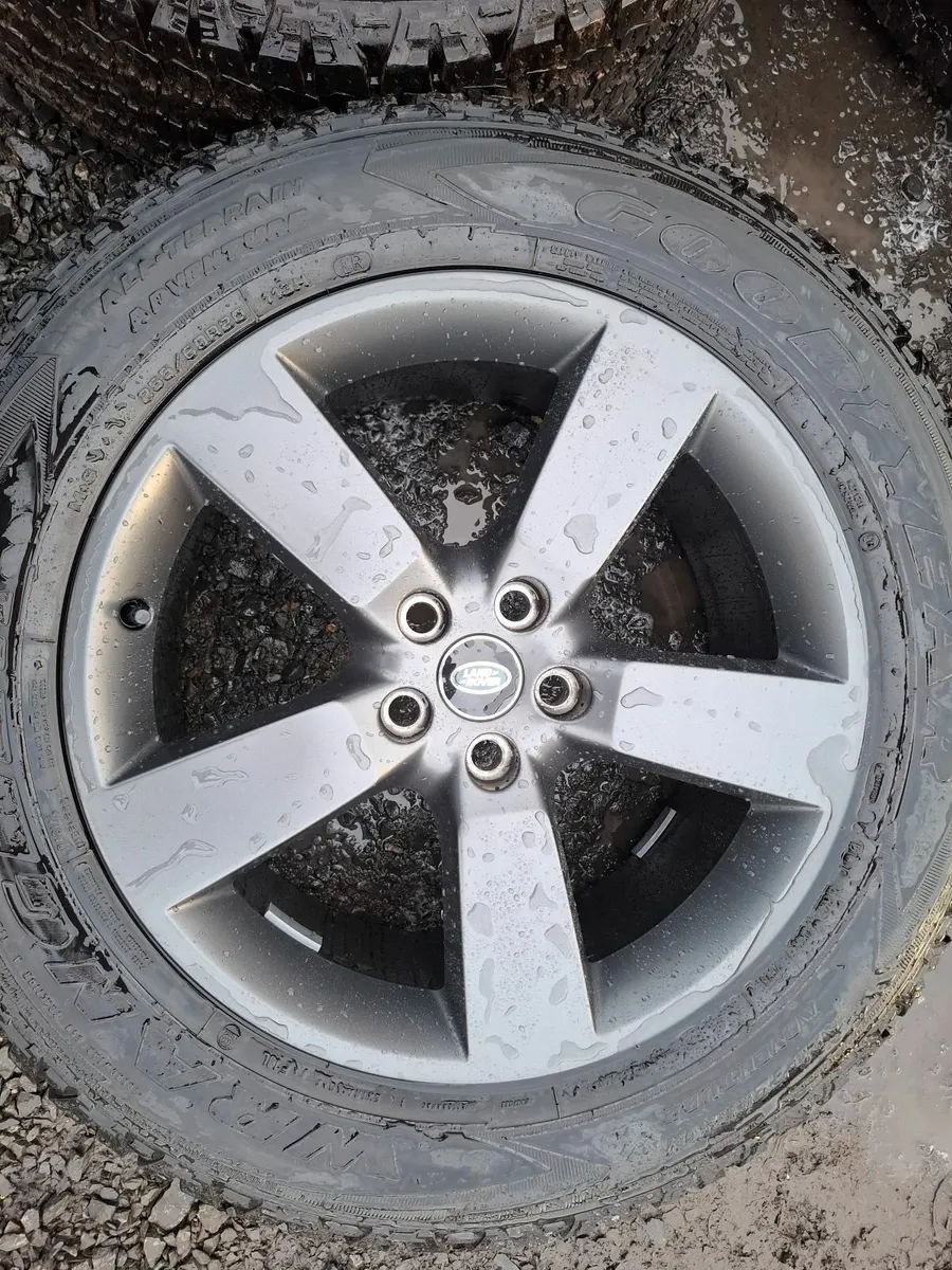 20" Genuine Land Rover Alloys with tyres - Image 1