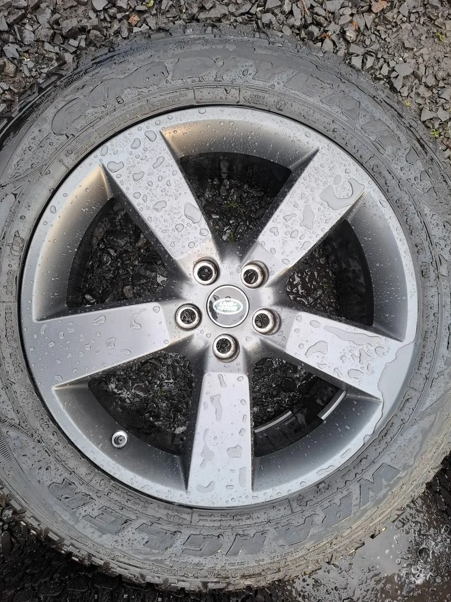 20" Genuine Land Rover Alloys with tyres - Image 2
