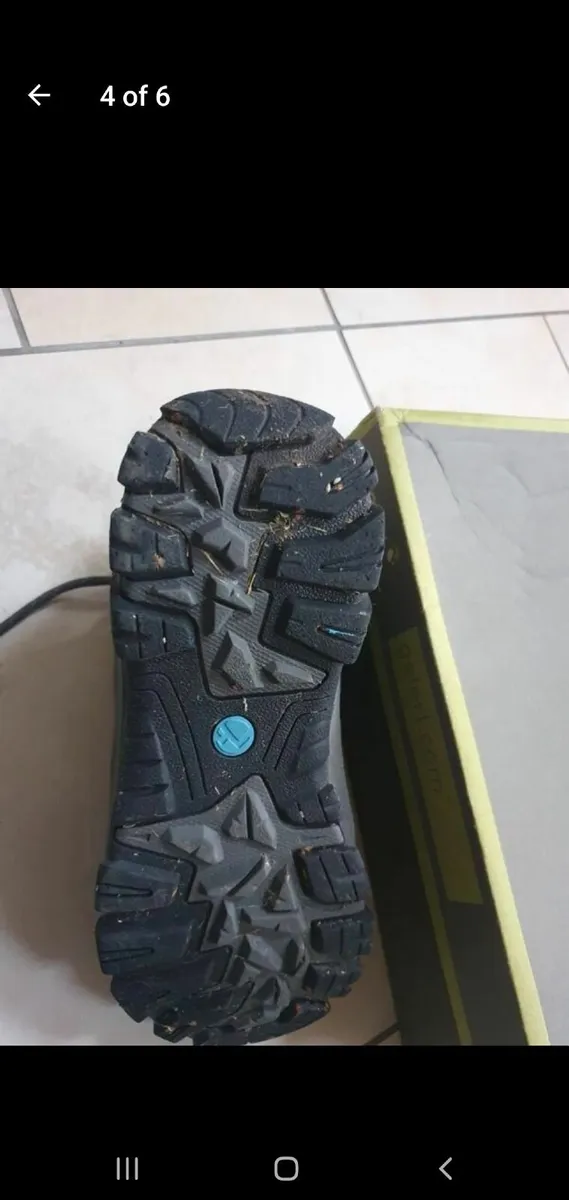Gelert kids hiking boots size 4 - Image 3