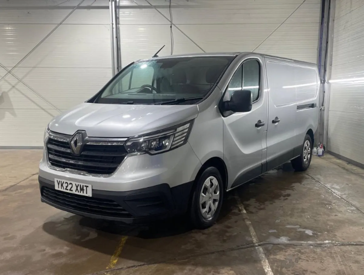 2022 Renault Trafic LWB 150BHP €17000 ON IRISH REG - Image 2