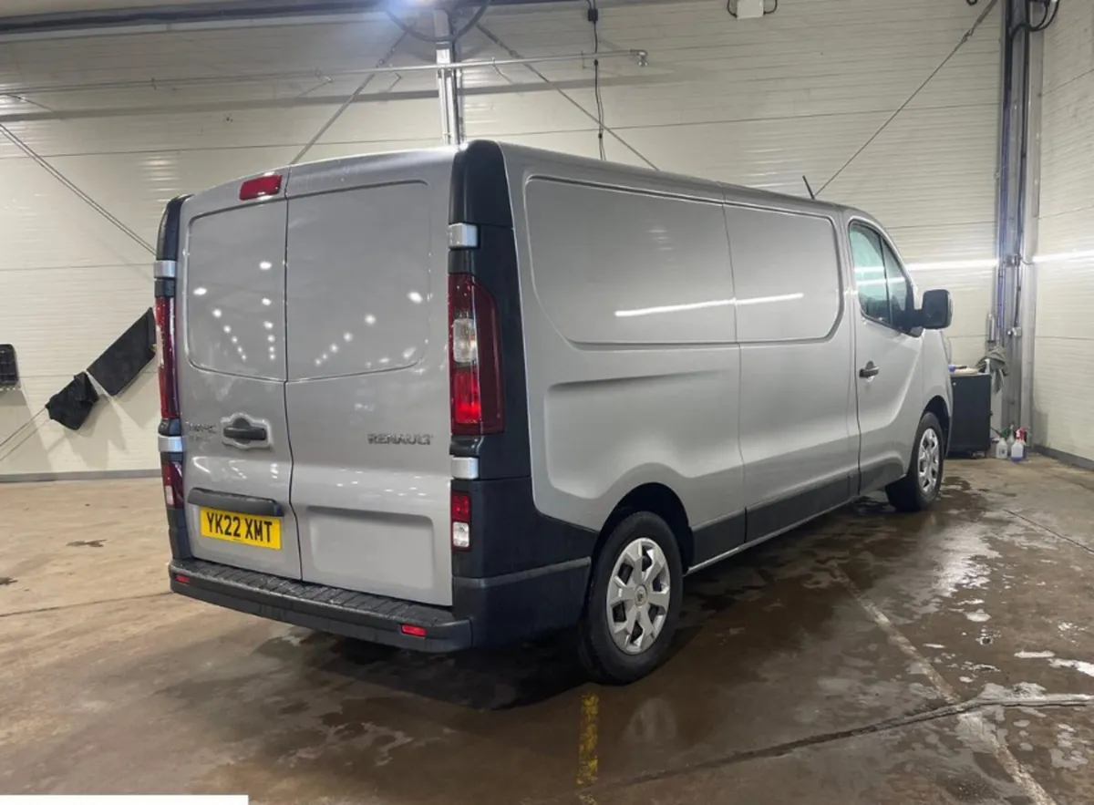 2022 Renault Trafic LWB 150BHP €17000 ON IRISH REG - Image 4