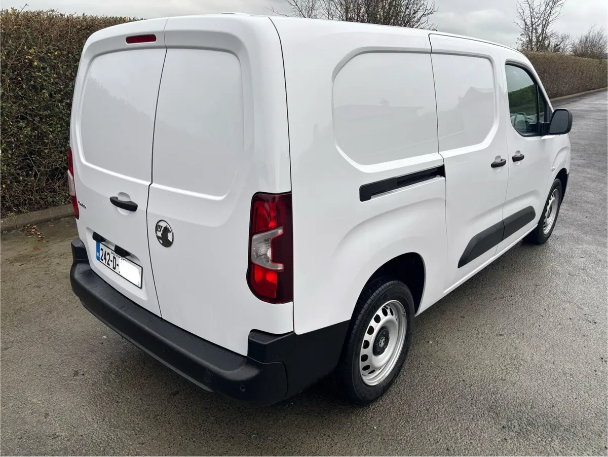 (242) Opel Combo 2300 Prime 2024 - Image 3