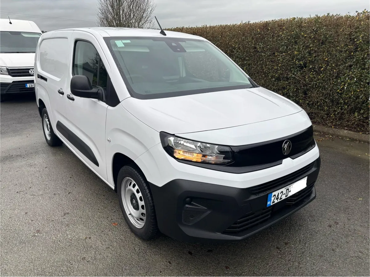 (242) Opel Combo 2300 Prime 2024 - Image 1