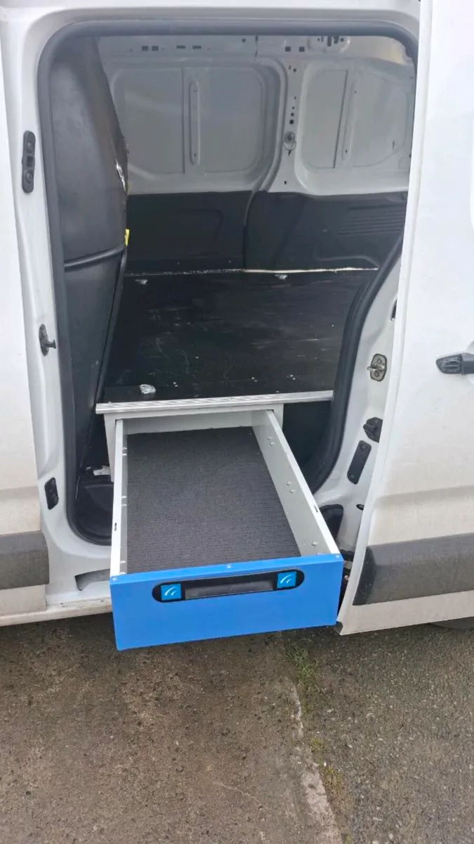 False floor with 3 drawers for 211 citroen berling - Image 1