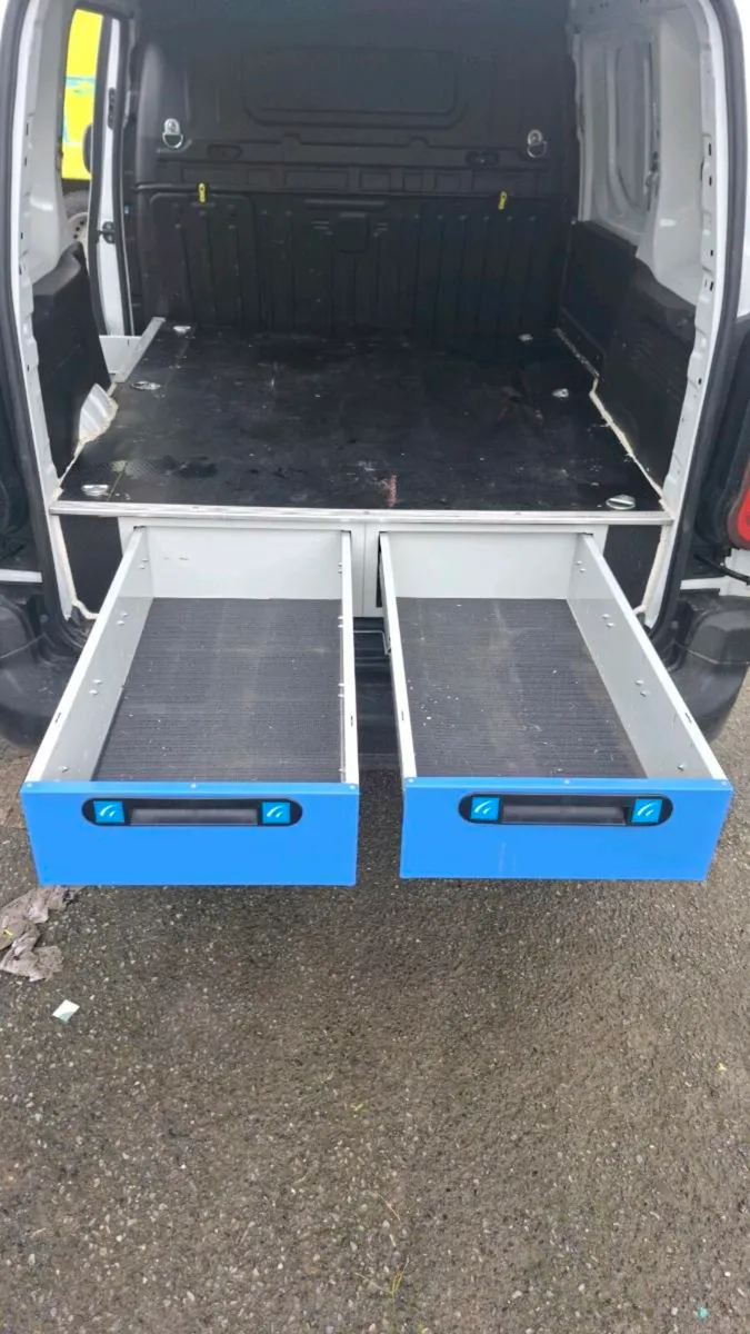 False floor with 3 drawers for 211 citroen berling - Image 2