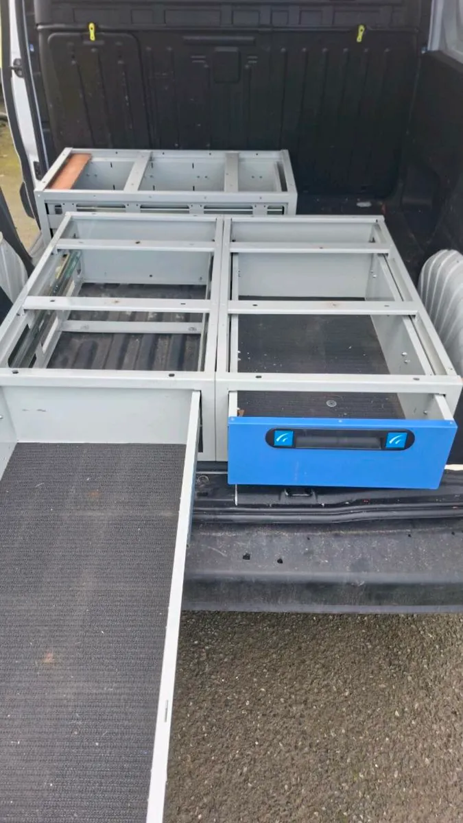 False floor with 3 drawers for 211 citroen berling - Image 3