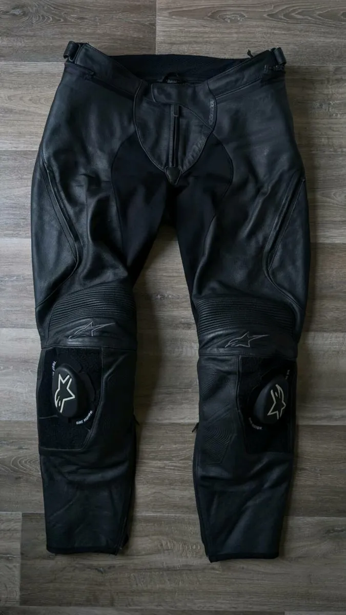 ALPINESTARS Missile V2
Black Pants, SIZE EU 58. - Image 1