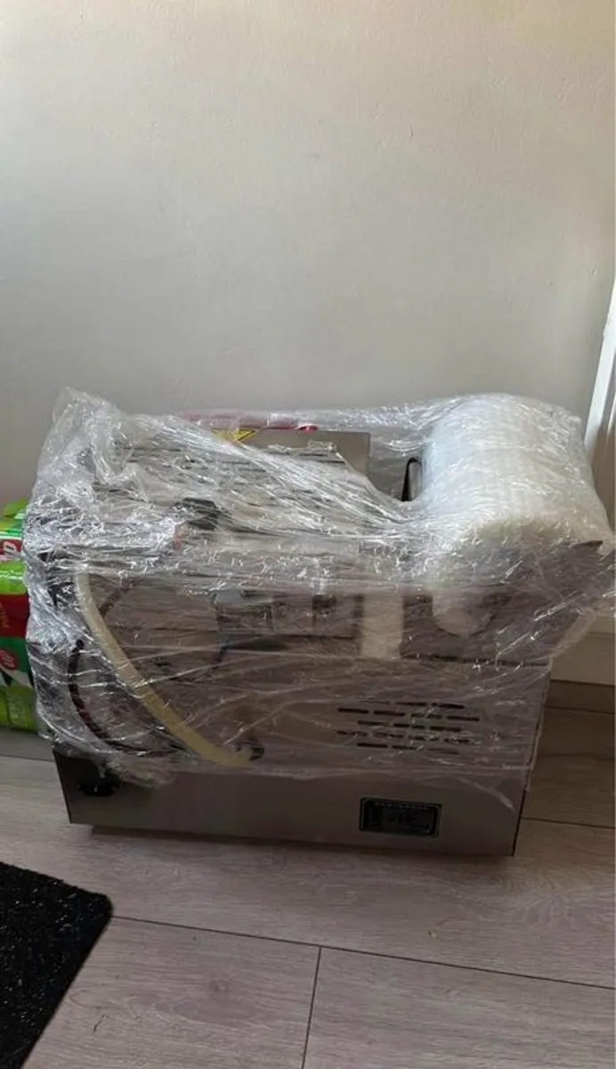 Food packaging machine new - Image 2