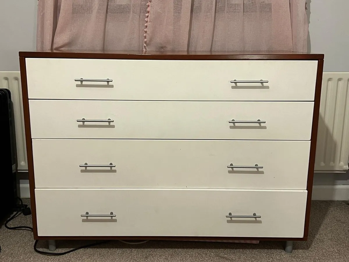 Chest of drawers - Image 1