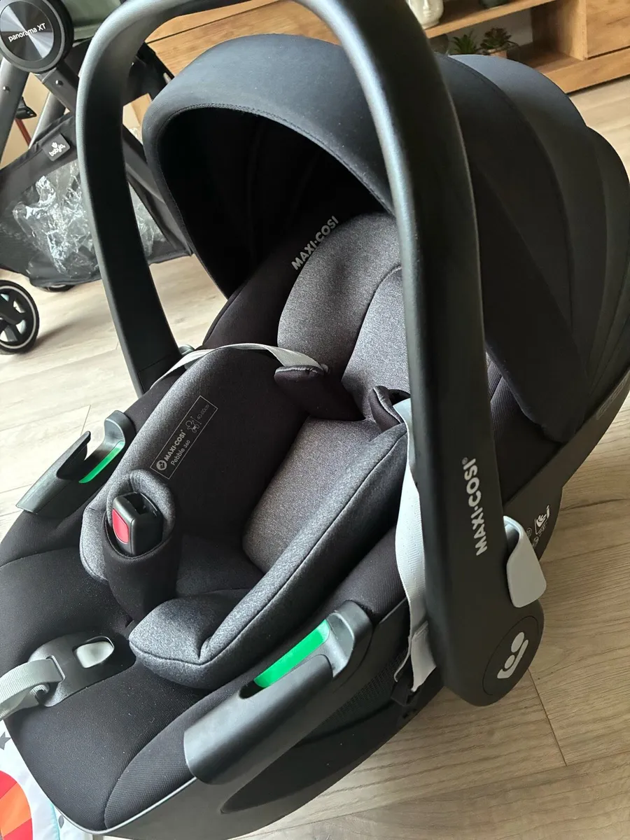 Maxi-cosi pebble 360 car seat - Image 1