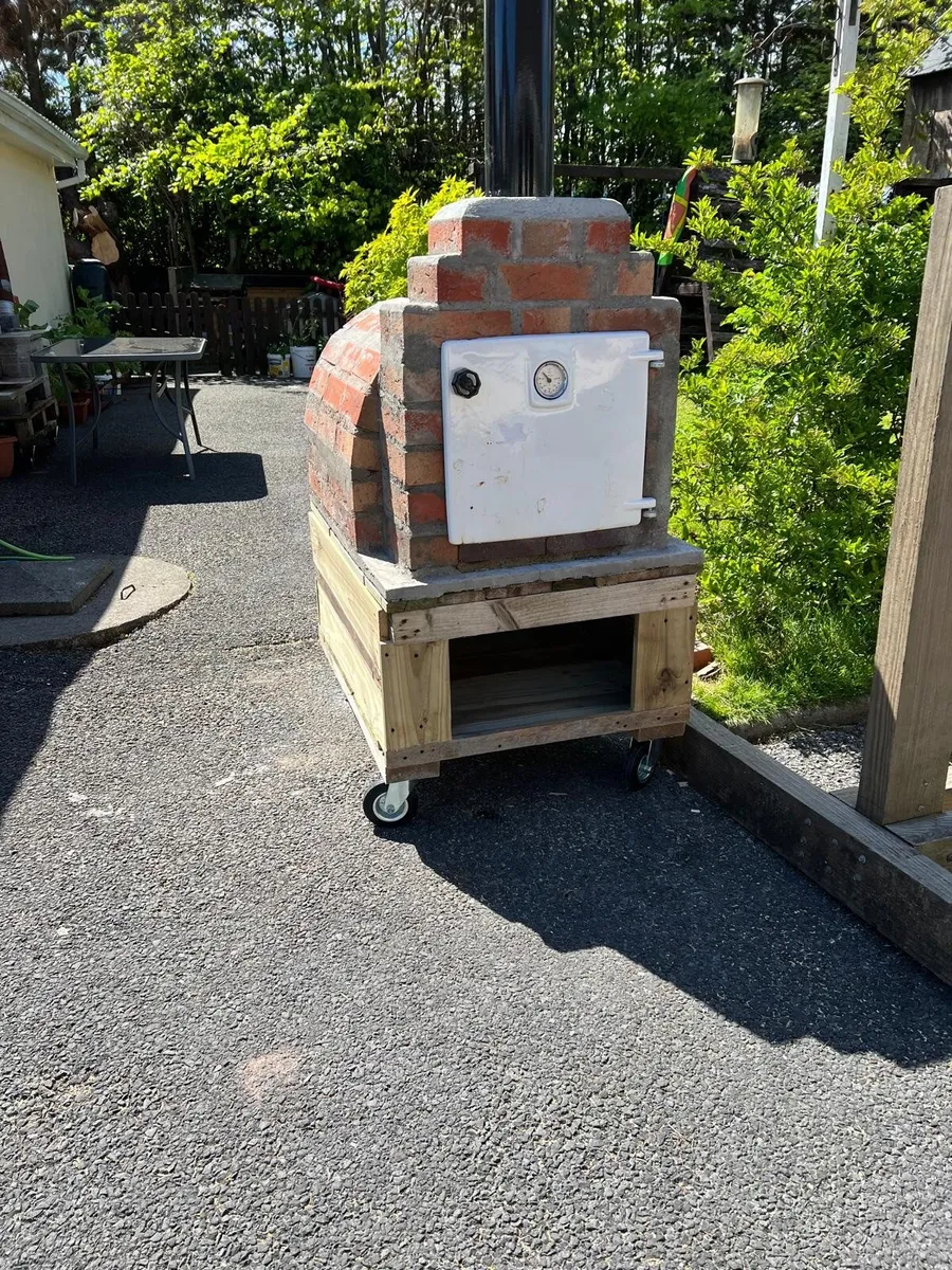 Wood-fired brick pizza oven - Image 3