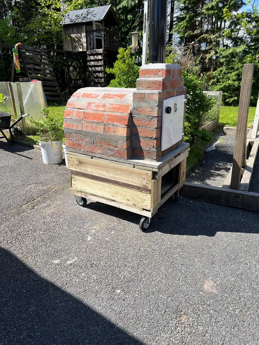 Wood-fired brick pizza oven - Image 4