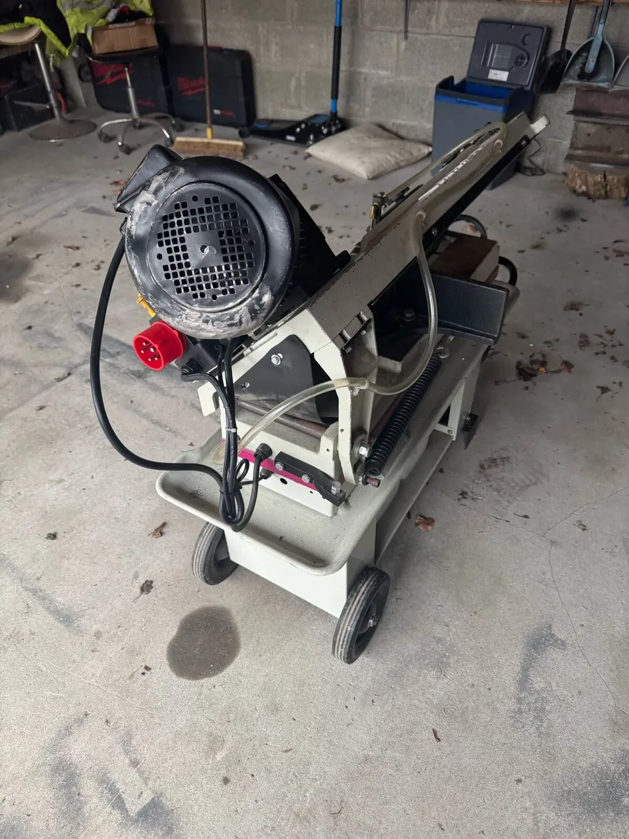 Band saw - Image 2
