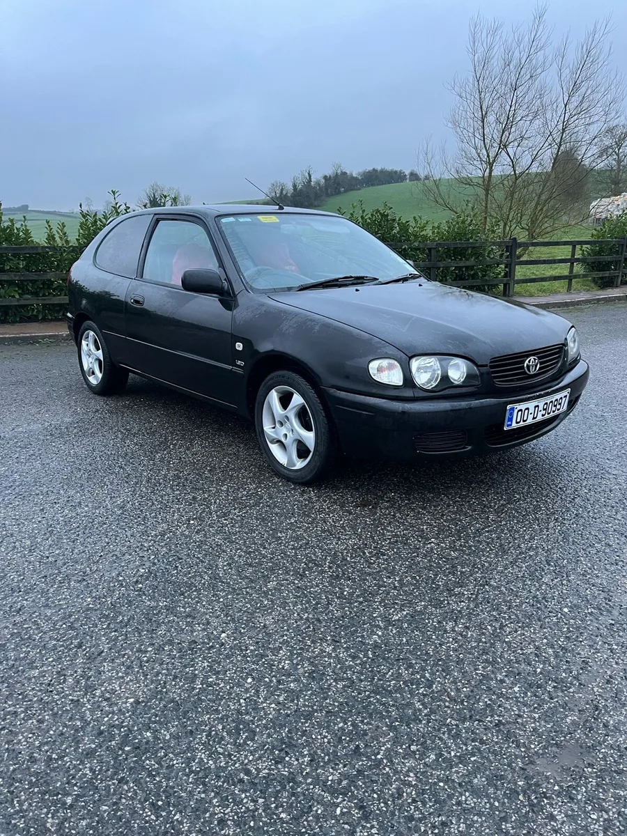 TOYOTA COROLLA MINT CONDITION - Image 2