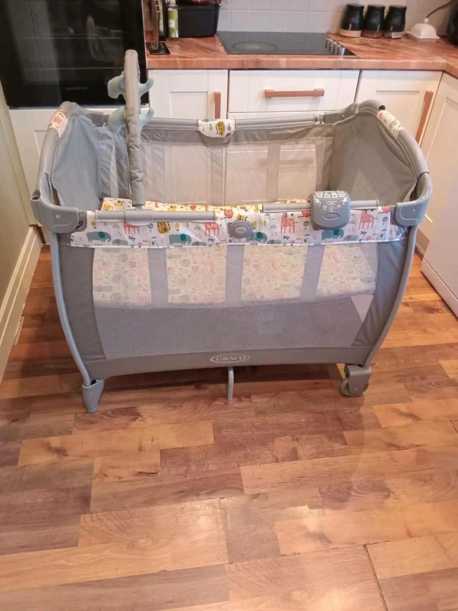 Travel cot - Image 4