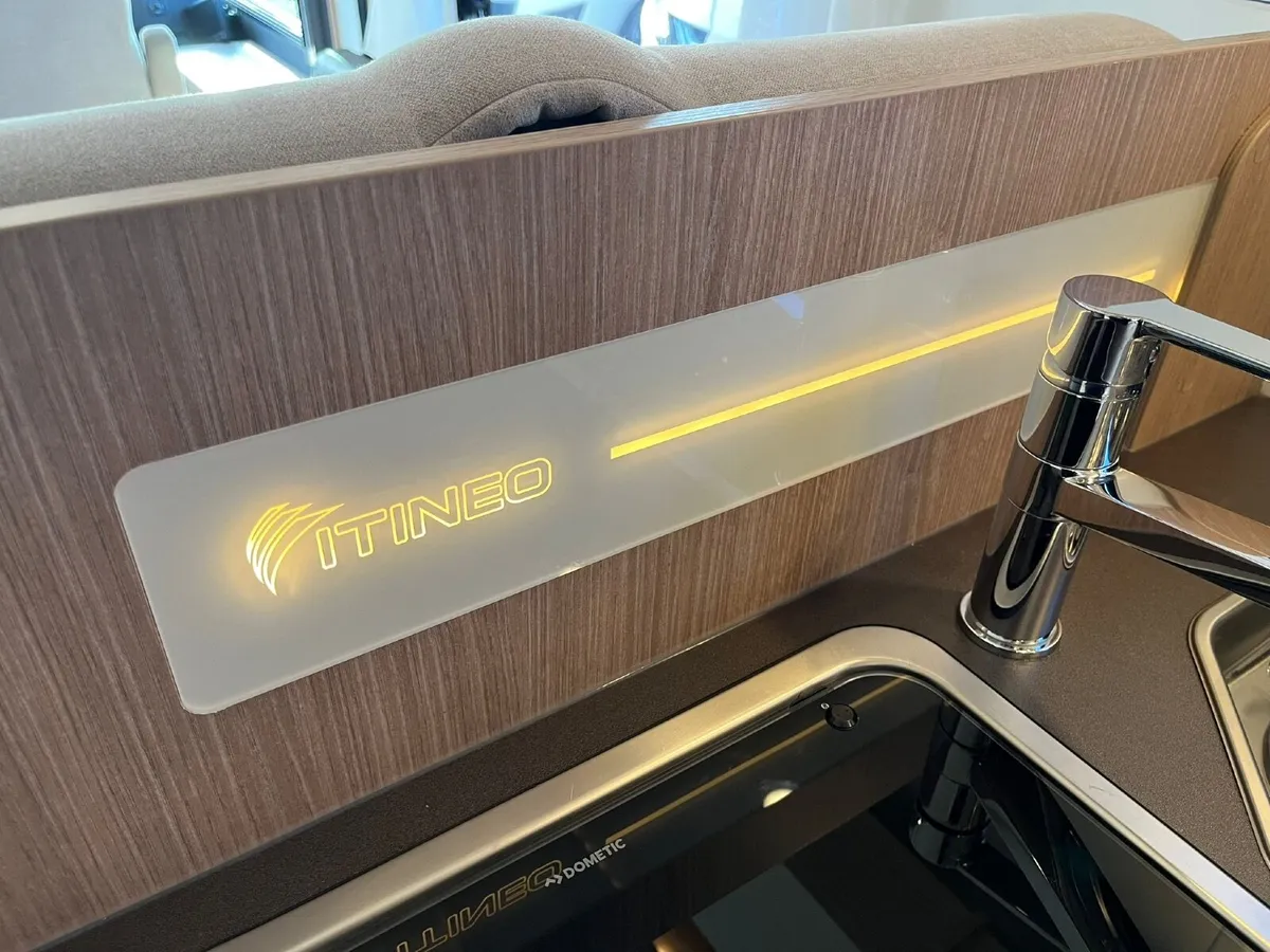 Itineo SB700 6 Berth Motorhome - Image 3