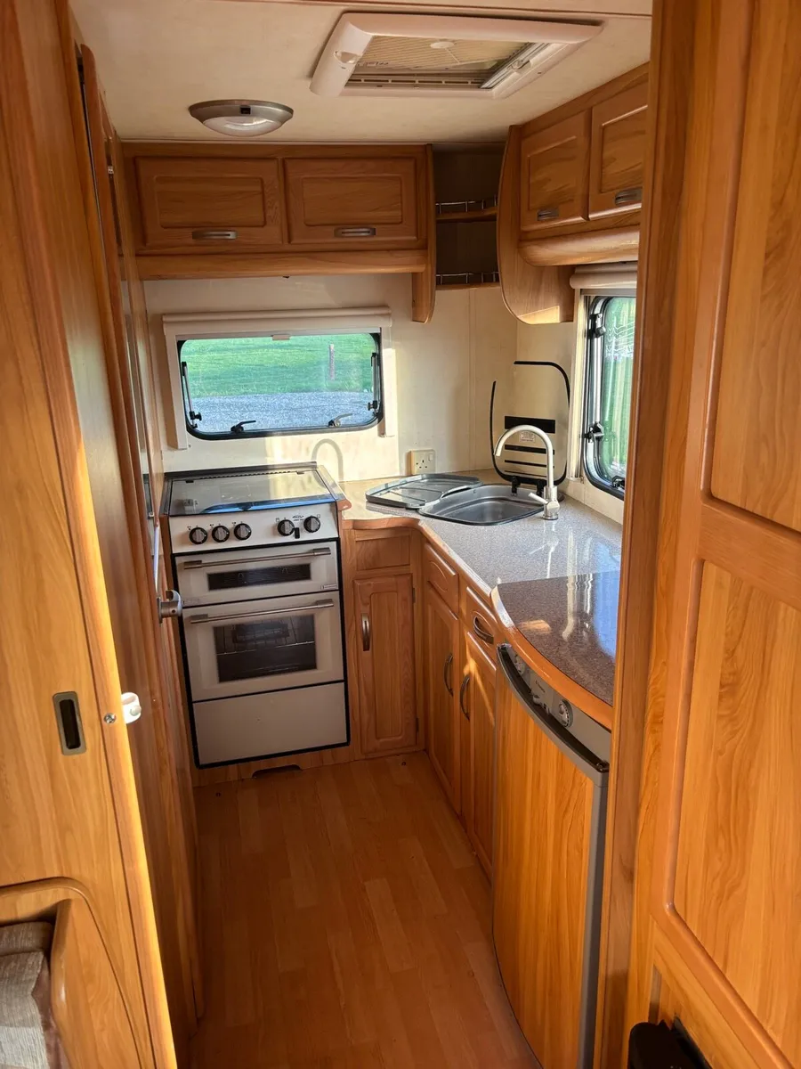 Caravan 4 berth Fleetwood Meridien - Image 4