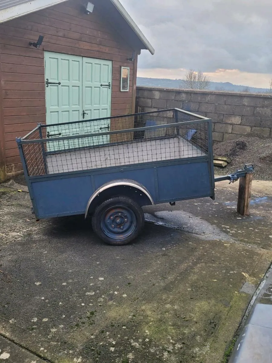 Car trailer 6 foot 6 x 4 foot 6 light to pull - Image 1