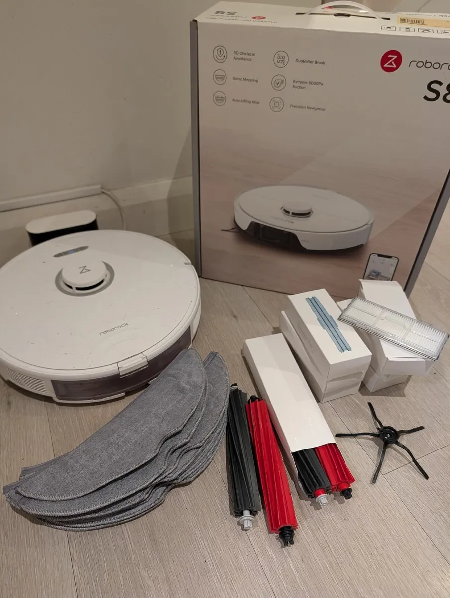 robovac Roborock S8 - Image 1