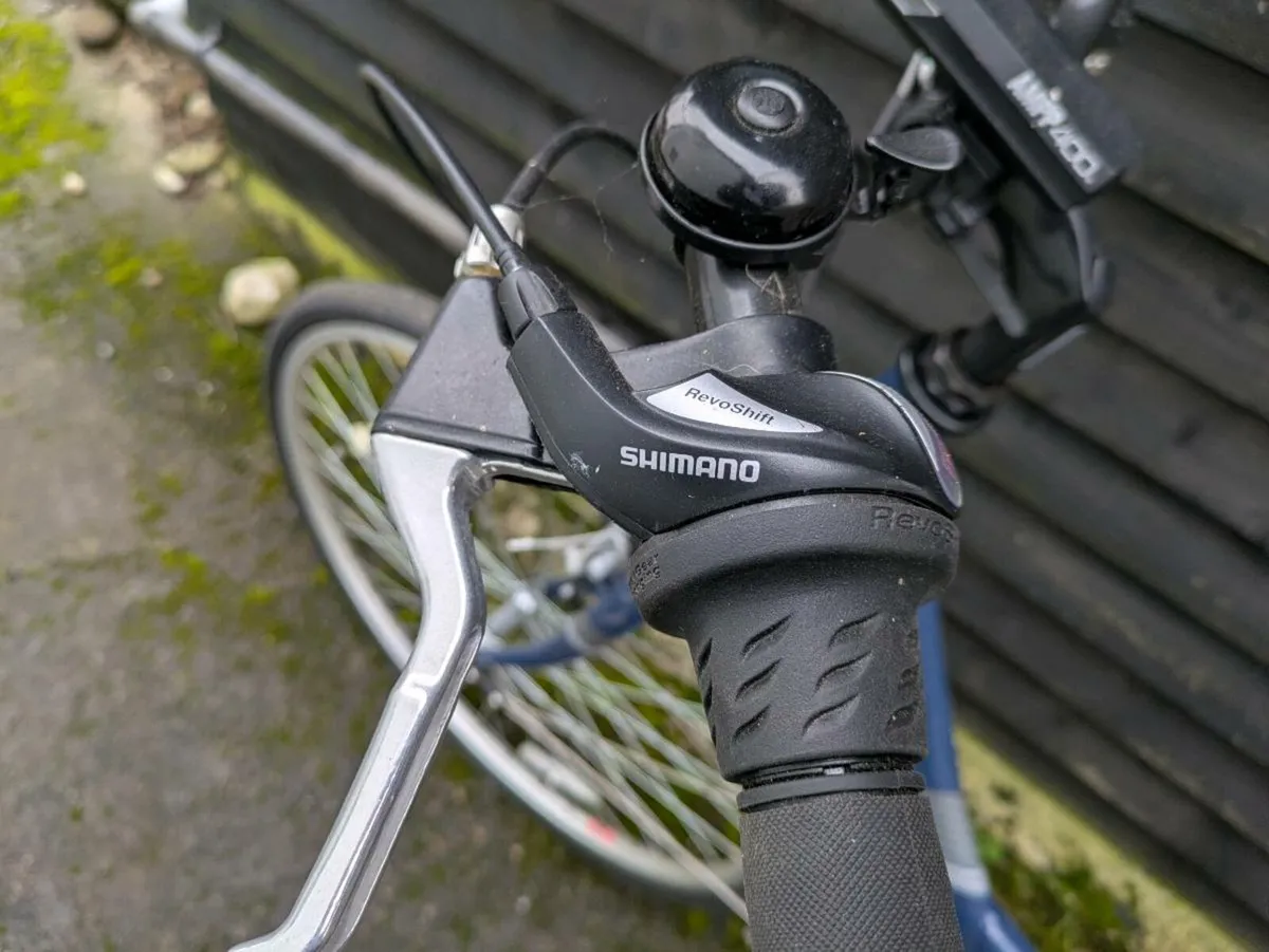 Ladies bicycle - Image 4