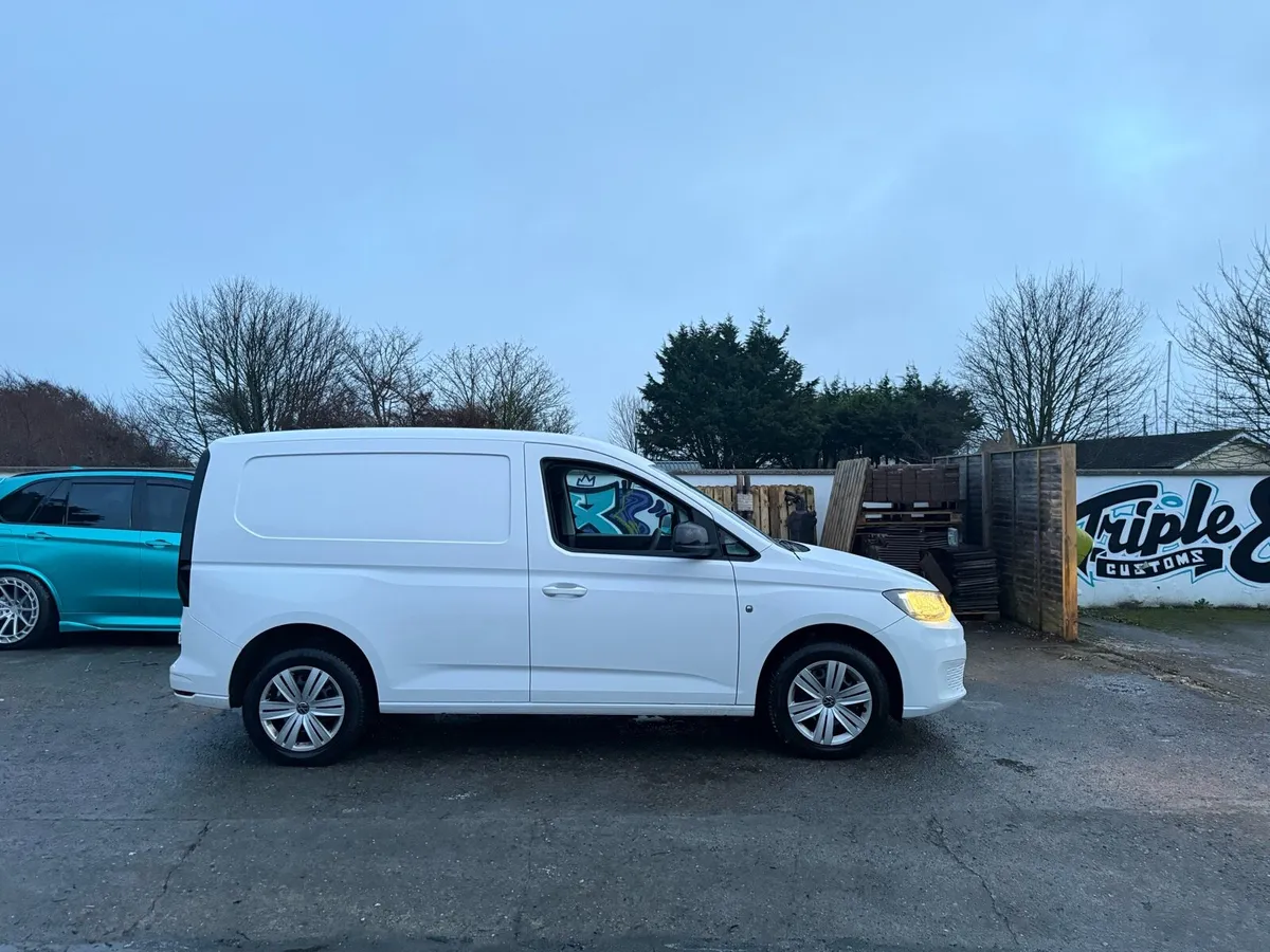 2024 Volkswagen Caddy cargo bus - Image 2