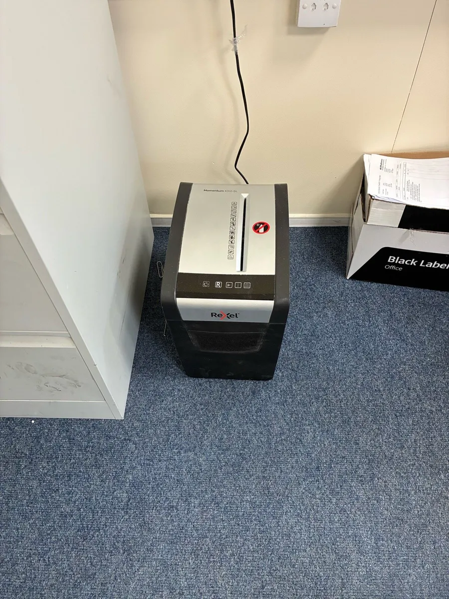 Rexel Shredder Momentum x312 - Image 3