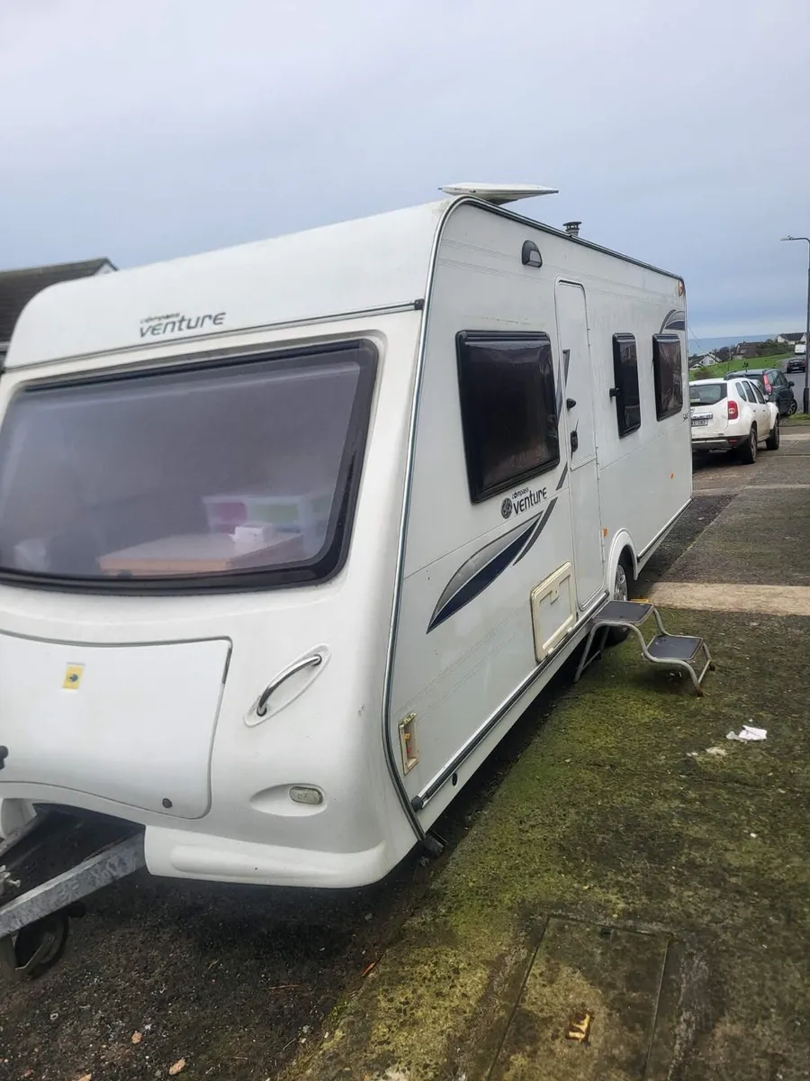 Elddis fixed bed - Image 1