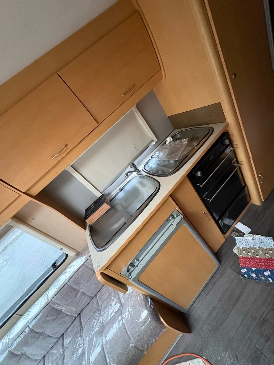 Elddis fixed bed - Image 3