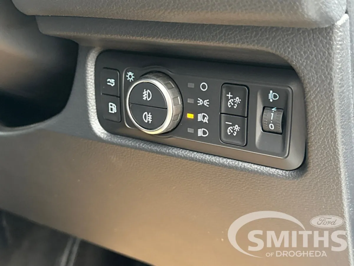 Ford Ranger WILDTRAK 2.3 *PHEV * 280PS AUTO - Image 4