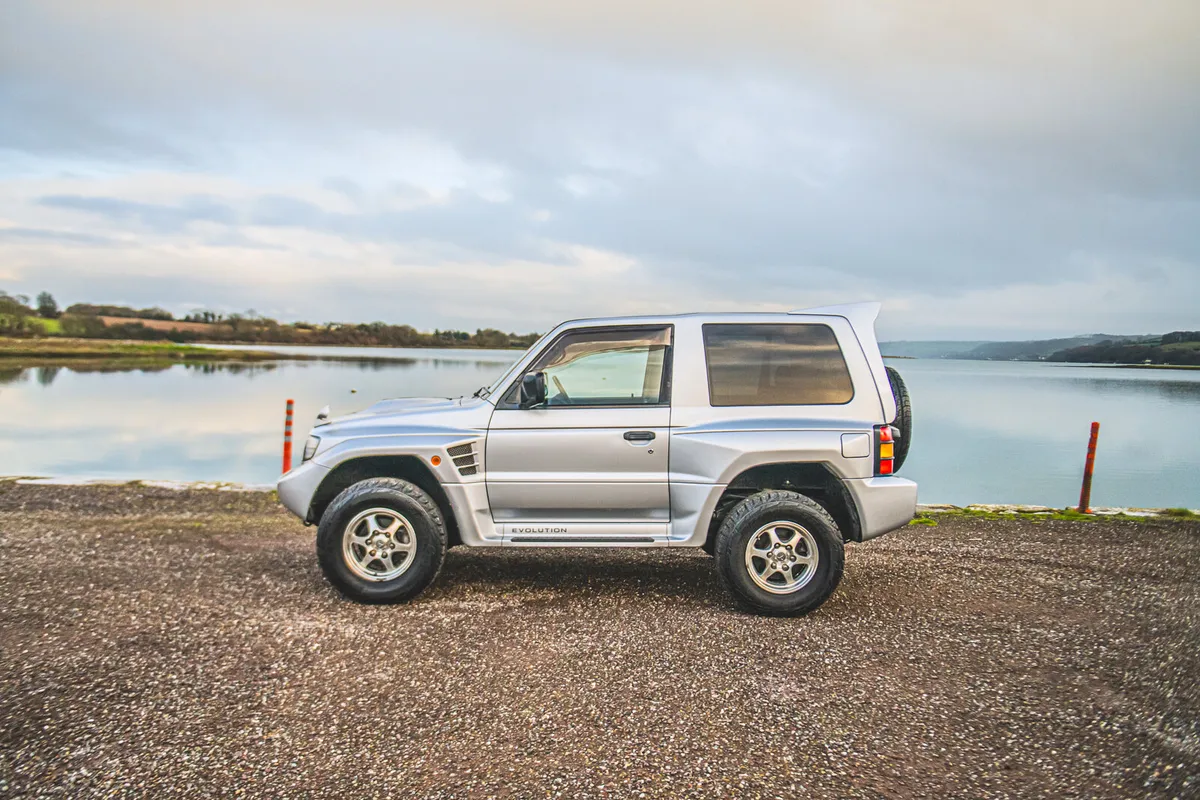 Mitsubishi Pajero Evolution - Image 3