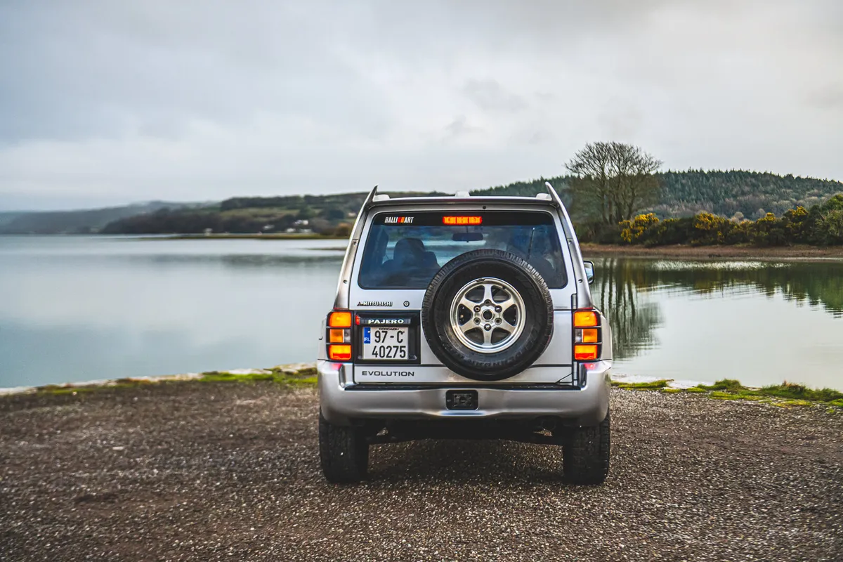Mitsubishi Pajero Evolution - Image 4