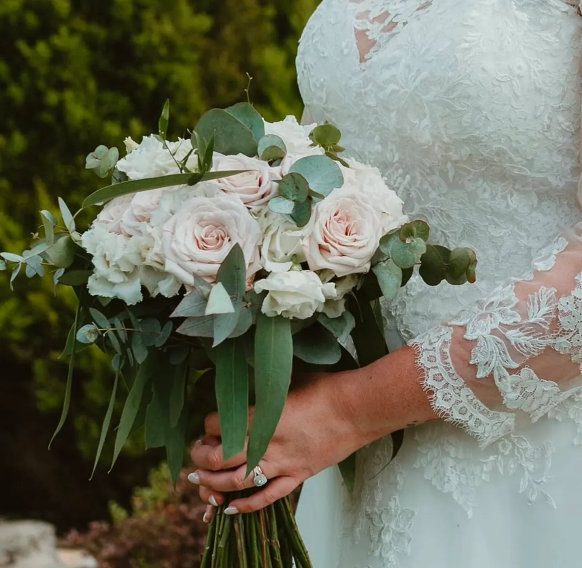 Wedding arrangements - Image 3