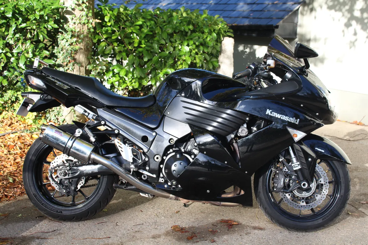 Kawasaki ZZR 1400 - Image 1