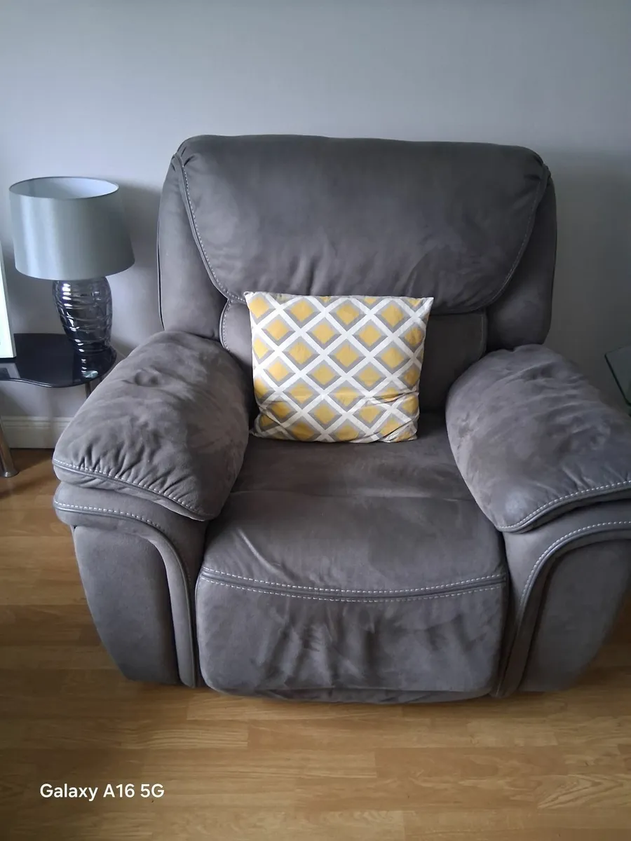 Furniture couch and armchairs - Image 3