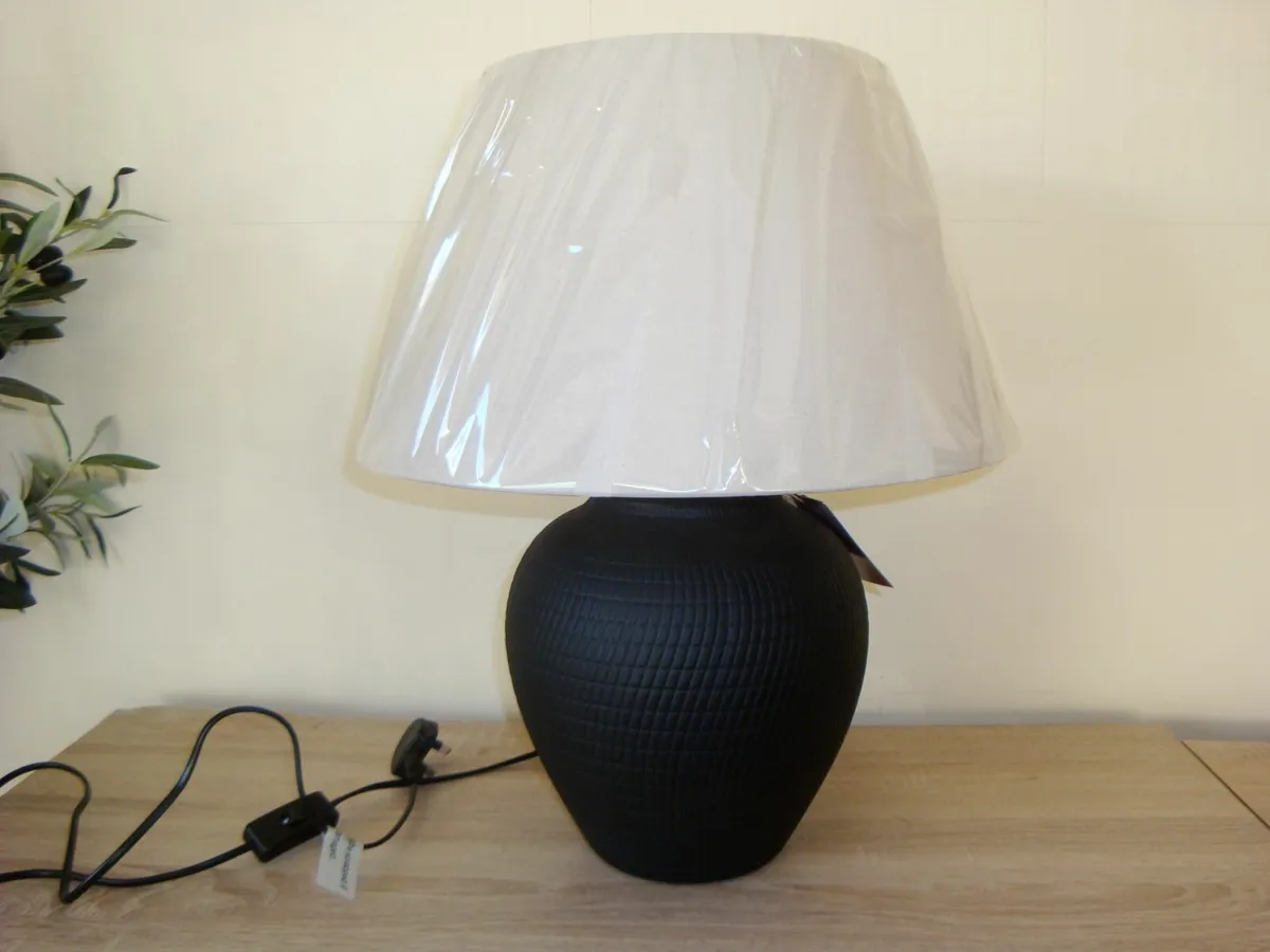 Ceramic black base lamp - NEW - Image 3
