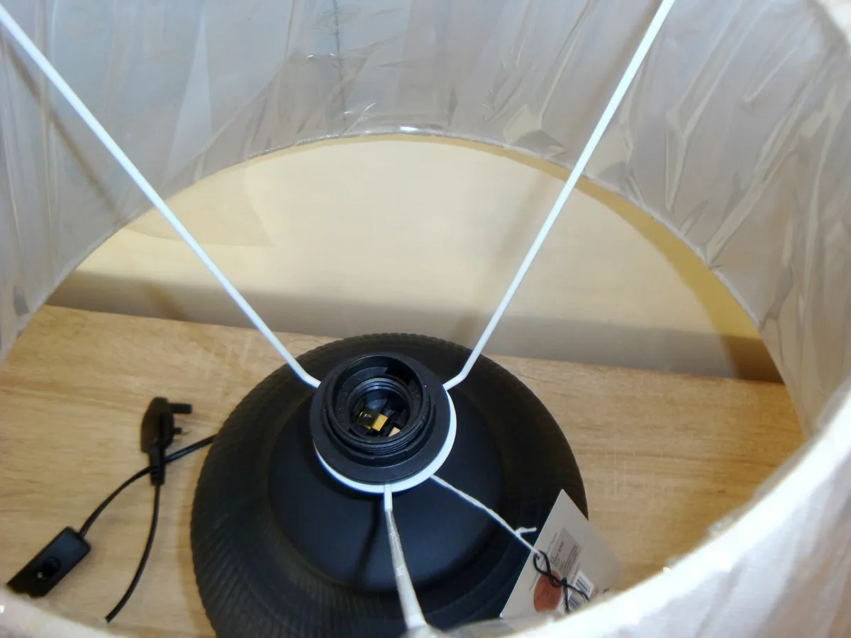 Ceramic black base lamp - NEW - Image 4