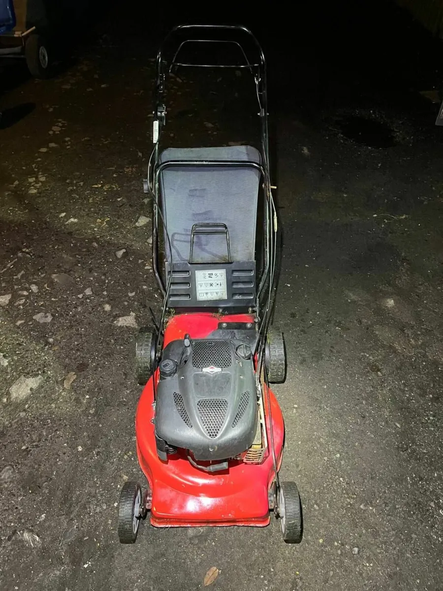Lawnmower Briggs and Stratton - Image 3