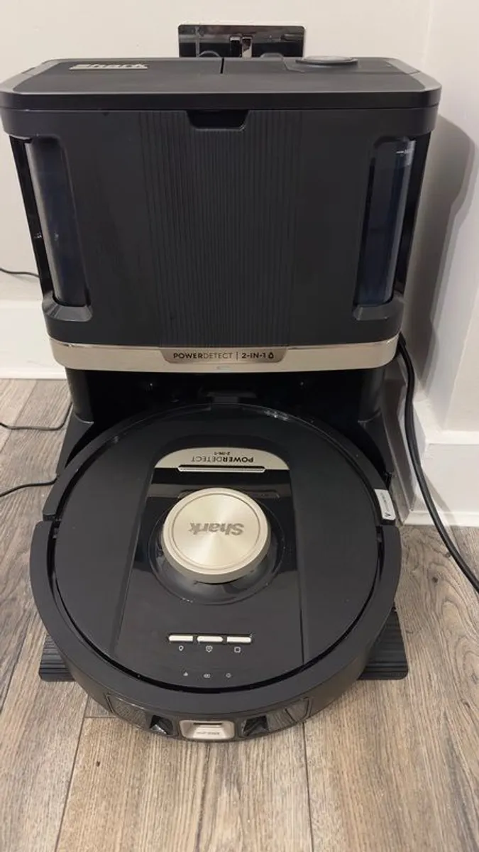 Shark Power Detect robot Hoover- Mop - Image 1