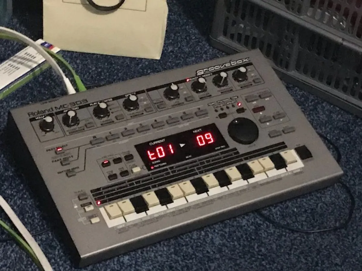 roland mc 303