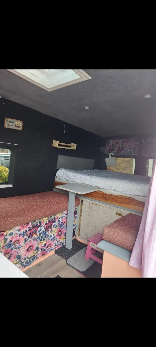 Campervan Ford Transit - Image 2