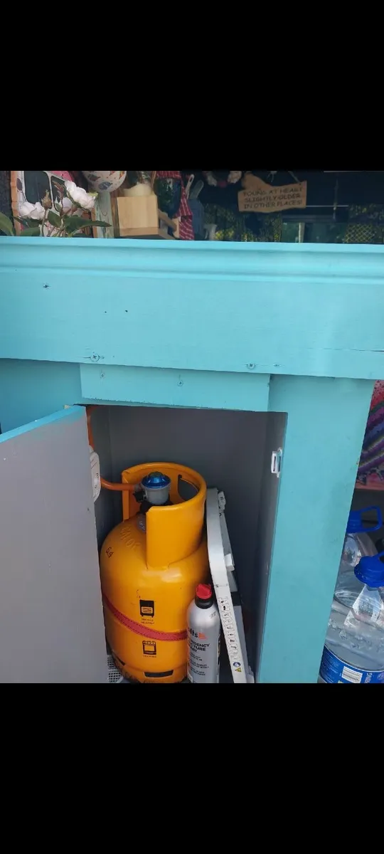 Campervan Ford Transit - Image 4