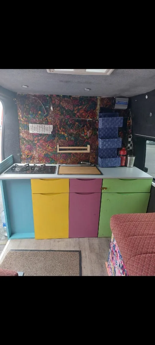 Campervan Ford Transit - Image 4