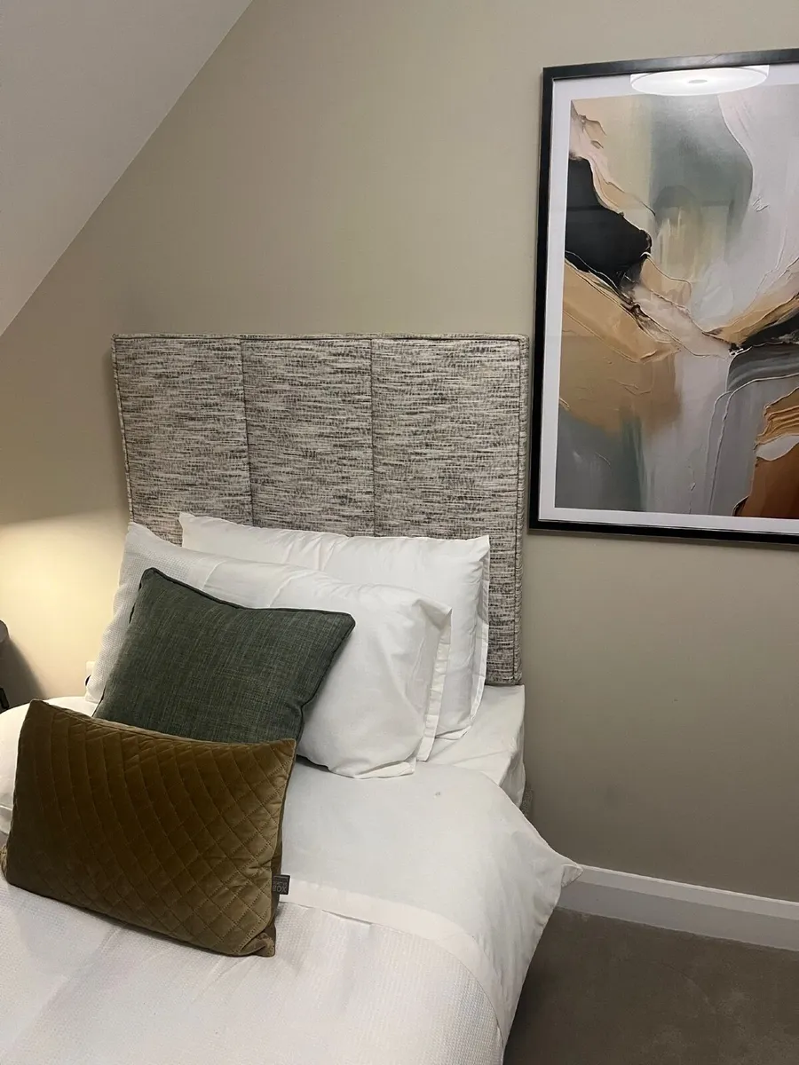 Single bed,  Mattress & bespoke headboard - Image 1