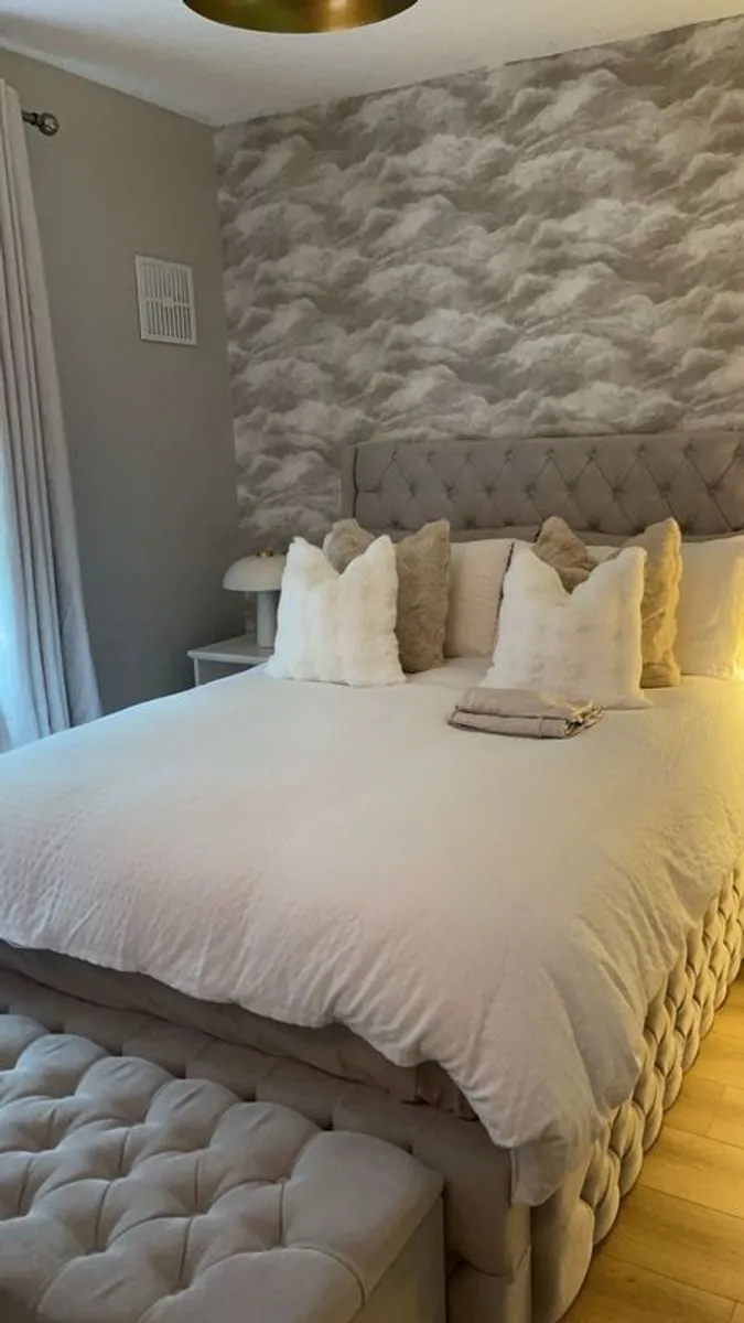 4ft 6 Double Bed And Matching Storage Box - Image 1