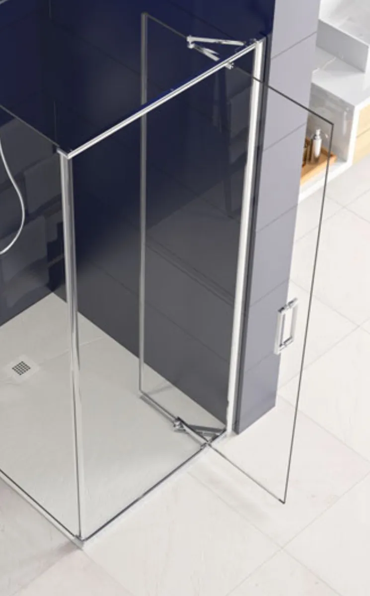 Shower Door Infold 900 Brand New - Image 1