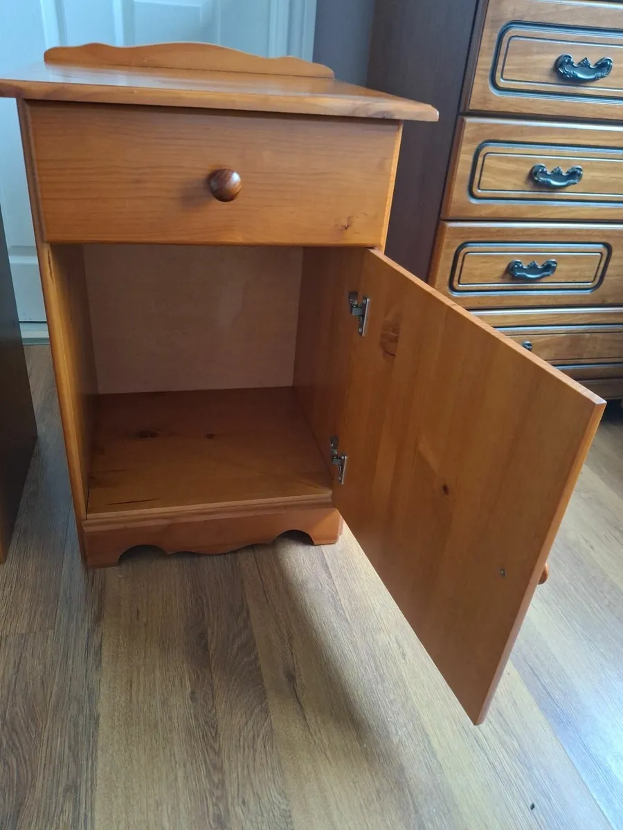 Bedside locker, Dresser, Blanket box - Image 2